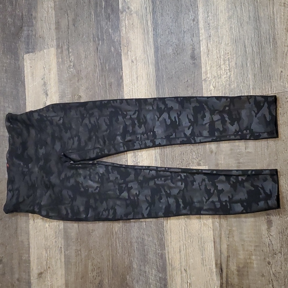 Spanx Camo‎ Black Leggings Large
